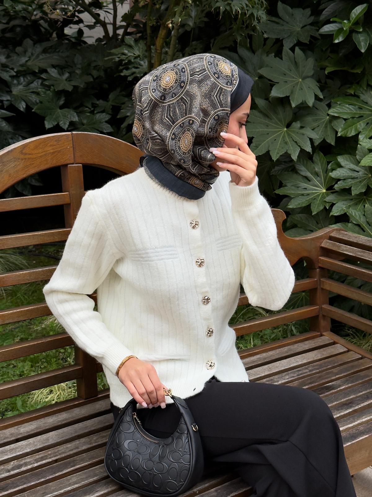 Yün Karışımlı BeyazHırka