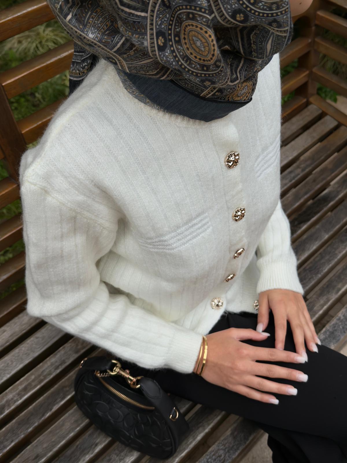 Yün Karışımlı BeyazHırka